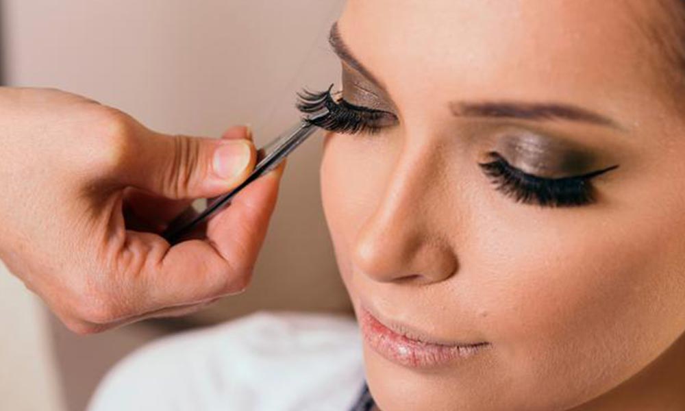 چسب مژه چه کاربردی دارد؟