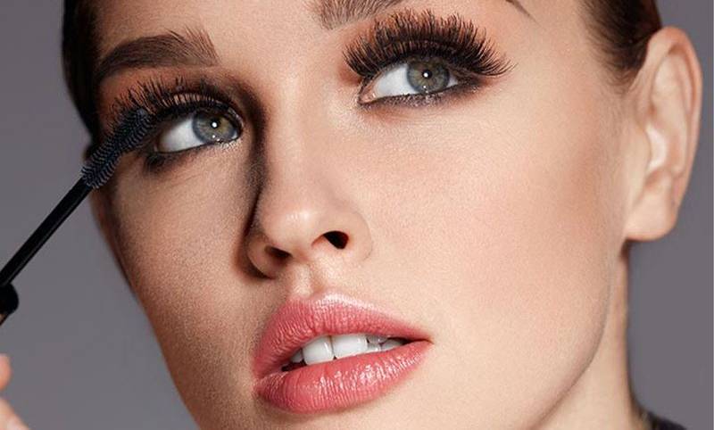 فرق مژه والیوم با مگا والیوم