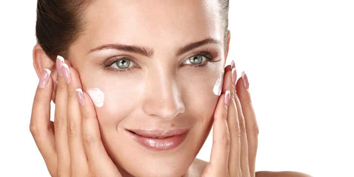 مزیت استفاده از کرم مرطوب‌ کننده