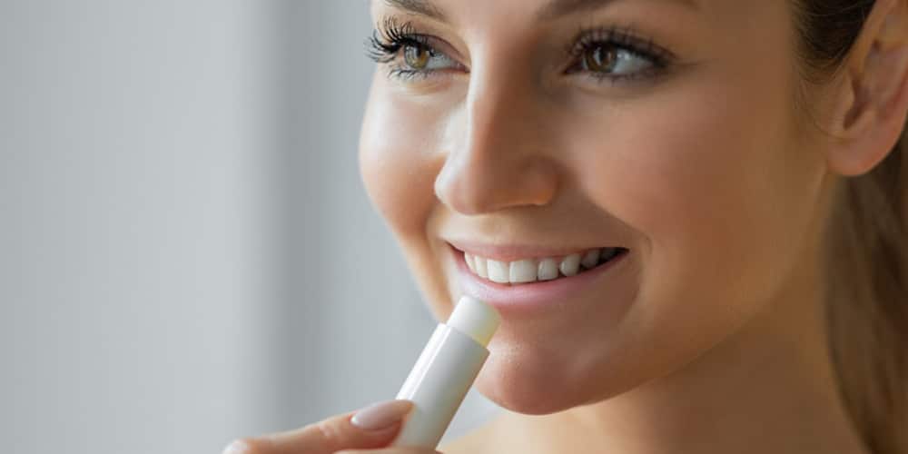 چرا باید از بالم لب طبیعی استفاده کرد؟