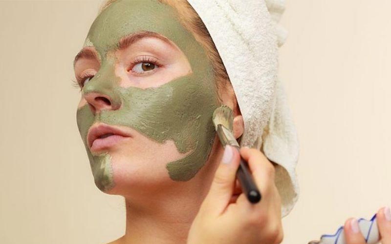 نکاتی برای استفاده ایمن از لایه‌ بردار در پوست چرب